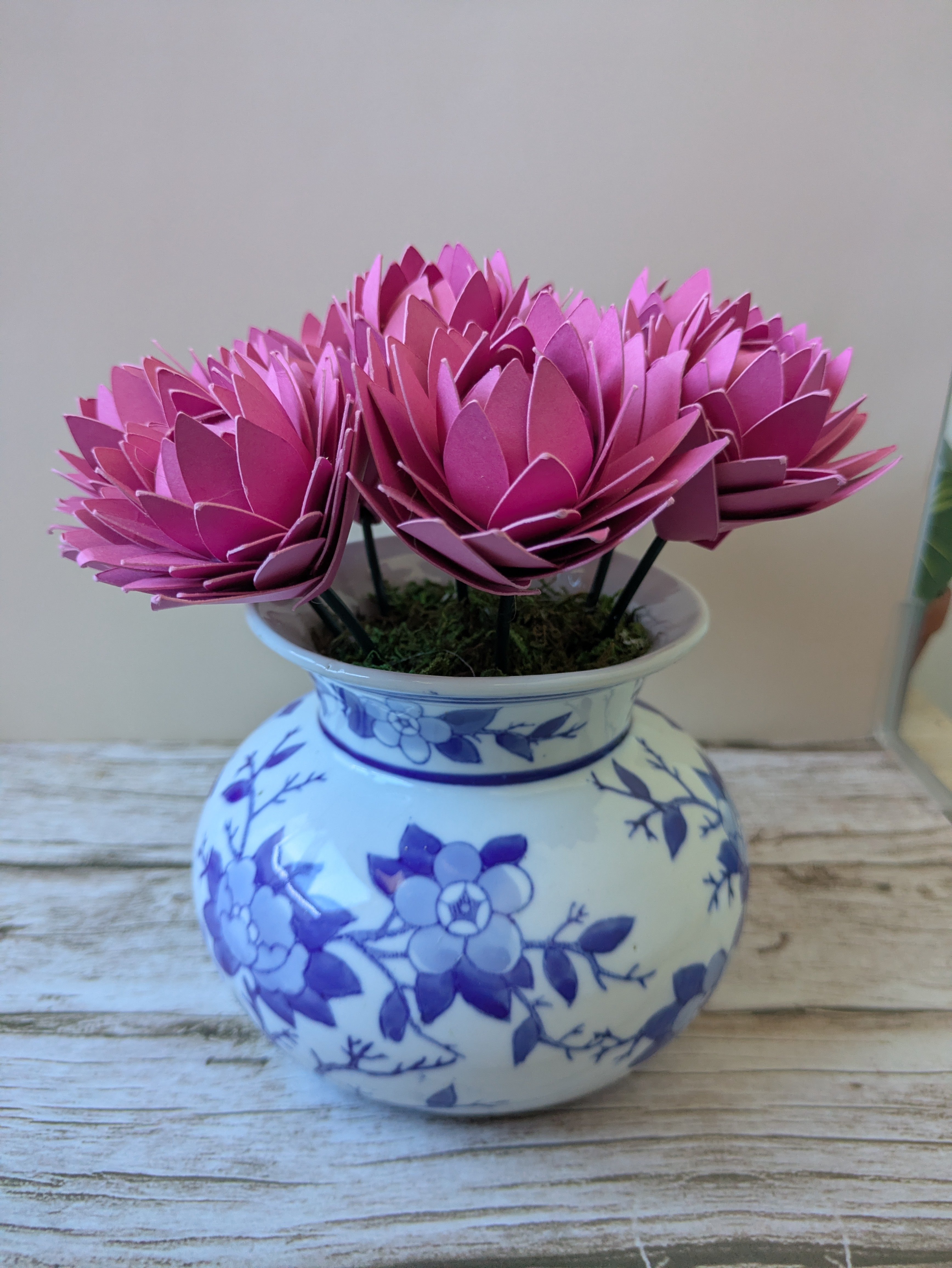Dahlias rose vase chinois