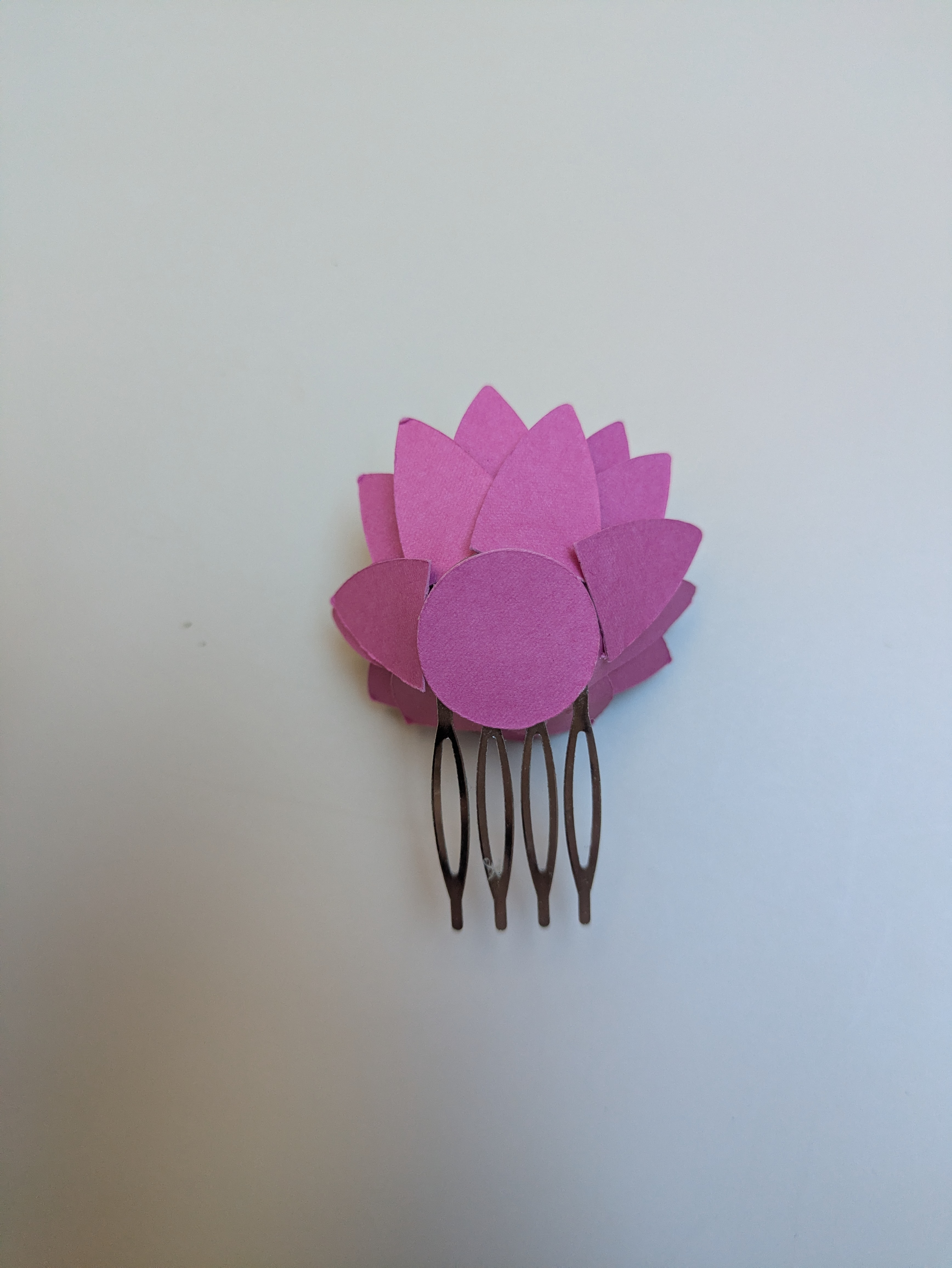 Peigne fleur papier rose 